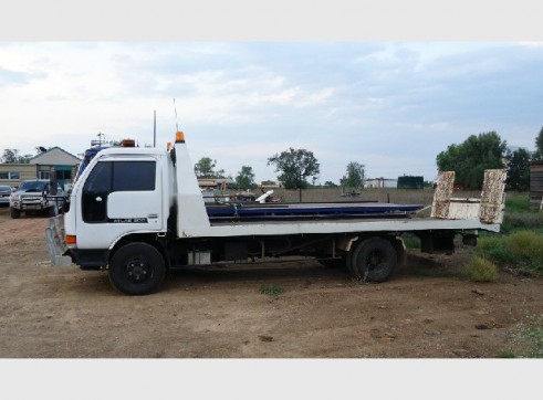 3 TON TILT TRAY TRUCK