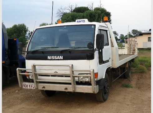 3 TON TILT TRAY TRUCK 3