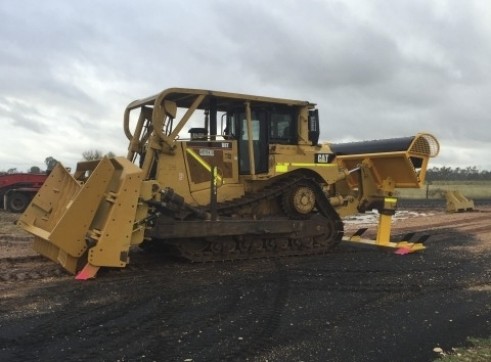 3 x Caterpillar D8T Dozers 1