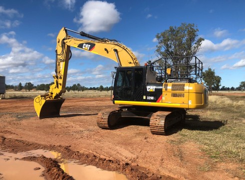 30T CAT 329DL Excavator 1
