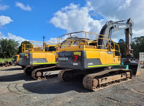 30t Excavators