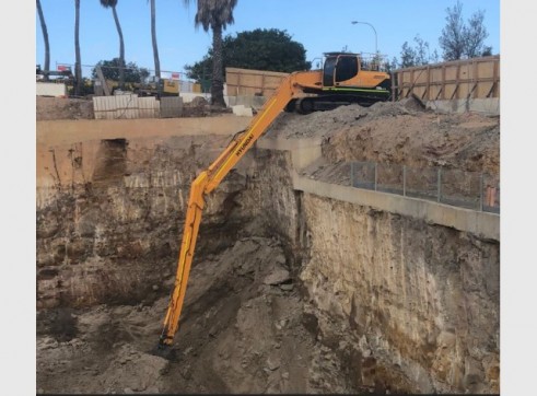 30T LONGREACH EXCAVATOR 2