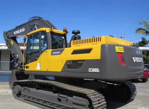 30T VOLVO ECR300DL Excavator 4