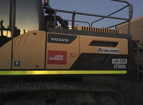 30T Volvo Excavator 2