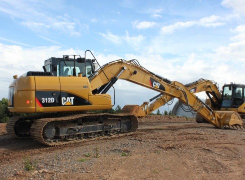 31-50 Tonne Excavators 1