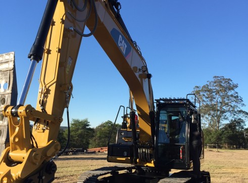 320E Caterpillar Excavator 2