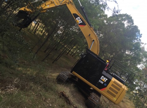 320E Caterpillar Excavator 3