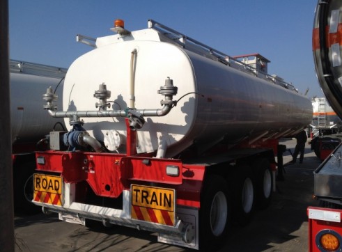 33,000Lt Tri Axle Semi Water Tanker  1