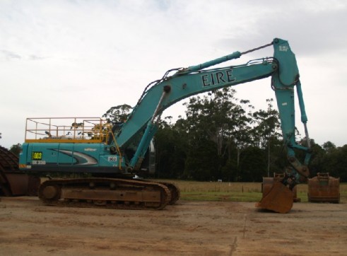 33 Tonne Excavator 1