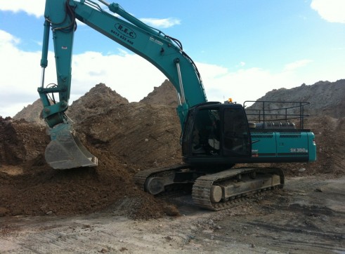 350 kobelco excavator 2