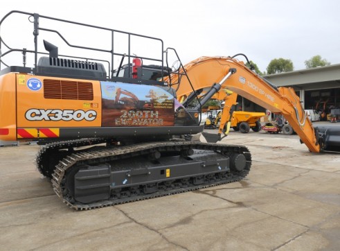 35T Excavator for hire |284 HP 1