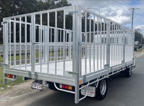 3.5T Tray / Cage Truck 2