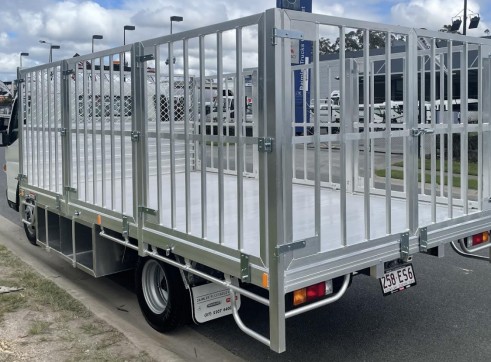 3.5T Tray / Cage Truck 5