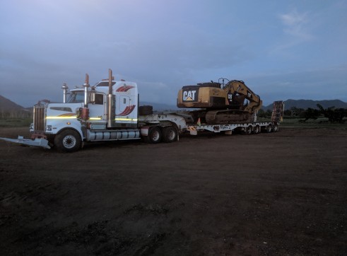 Fleet of Cat 336EL Excavators 4