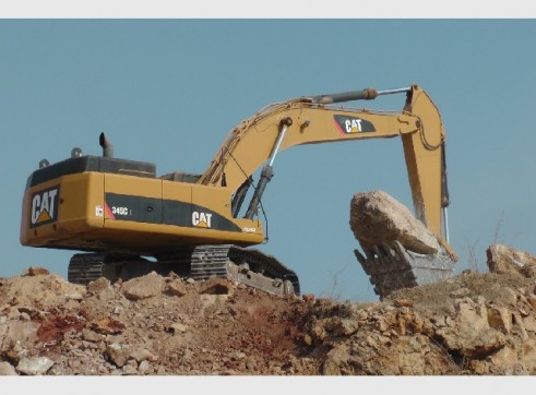 3x CAT 345C Excavator 1