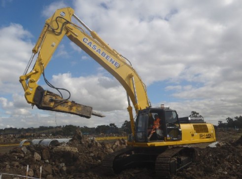 46 ton Excavator 1