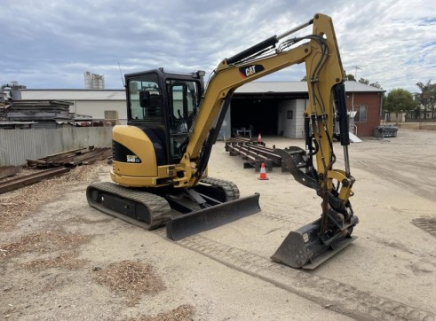4T Cat Excavator 1