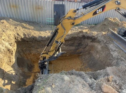 4T Cat Excavator 3