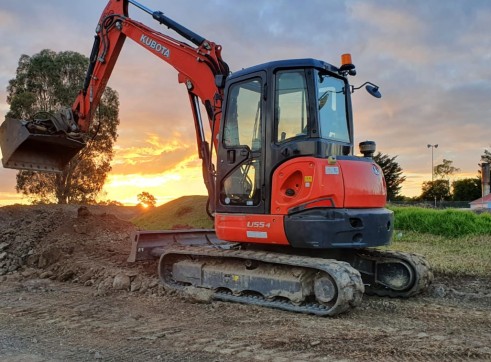 5 Ton Excavator - Closed Cab 1