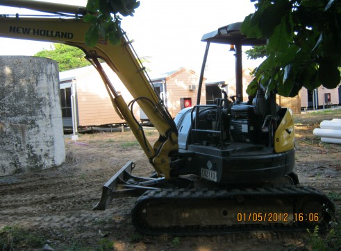 5 Ton New Holland Excavator  2