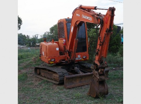 5.5 TON DAEWOO EXCAVATOR 2
