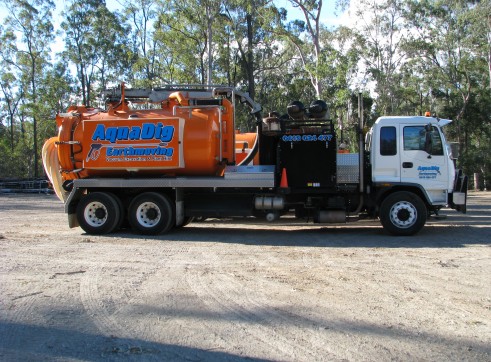 5000L Vacuum excavation truck 1