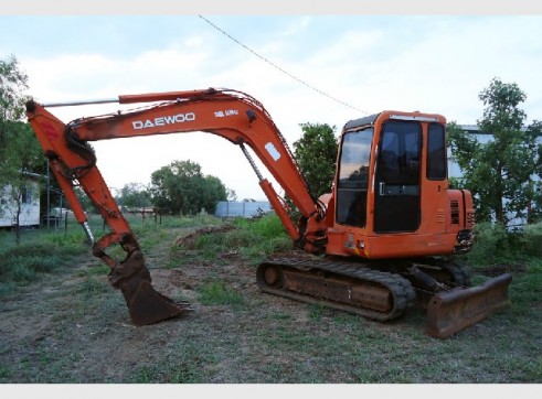 5.5 TON DAEWOO EXCAVATOR