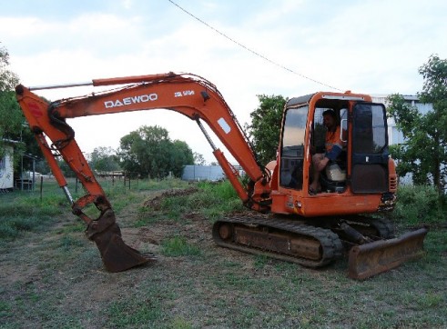 5.5 TON DAEWOO EXCAVATOR 3