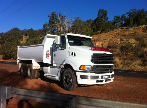 6 Wheel Tipper for hire 3