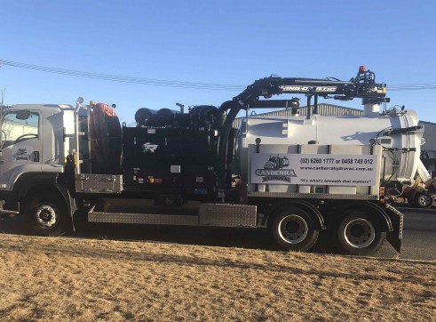 6000L Hydro Vac Truck  4