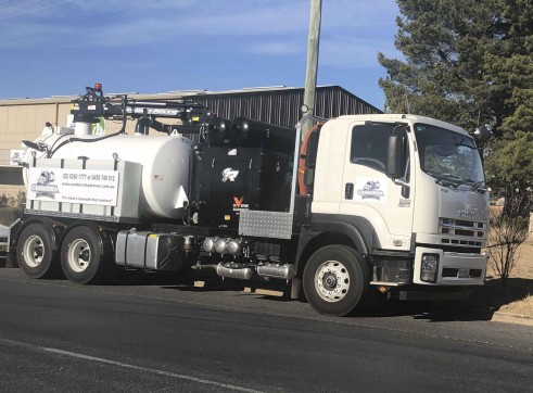 6000L Hydro Vac Truck  3