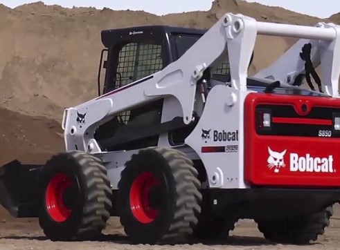 60HP Bobcat Skidsteer Loader