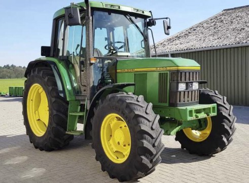 6400 John Deer Tractor 1