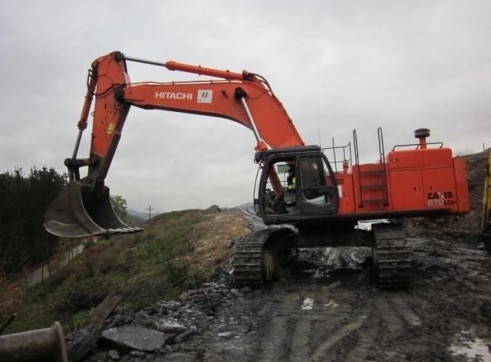 67 Ton Hitachi Excavator 1