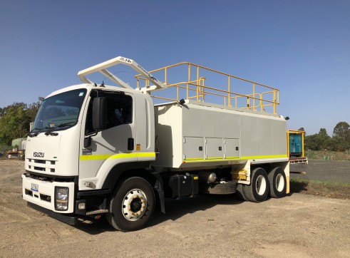 6x4 Service Truck 2