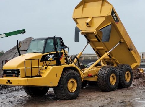 740 Caterpillar Dumptruck w/tailgate option