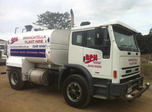 8000L Water Truck 1