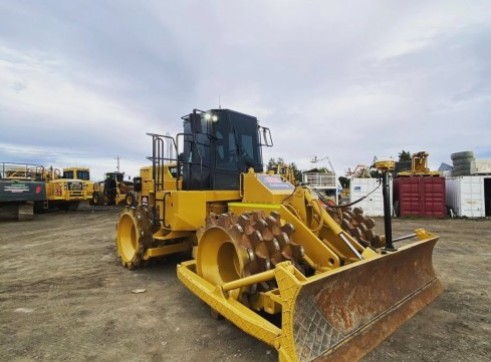 815 CAT Compactor 1