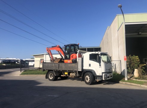 8.5t tipper Isuzu 1