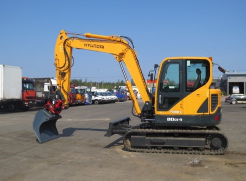 8T Excavator Hyundai R80CR-9 2