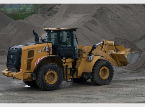 Cat 950 Loader w/quick hitch