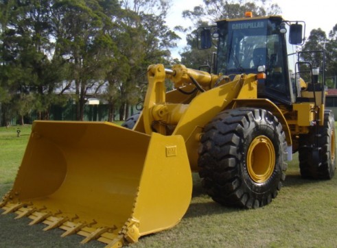 972 Caterpillar Loader