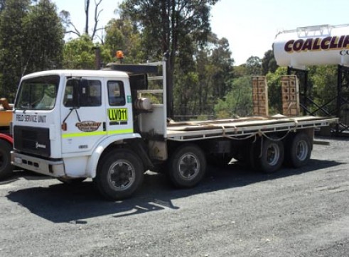 Acco 8 Wheeler Service Truck