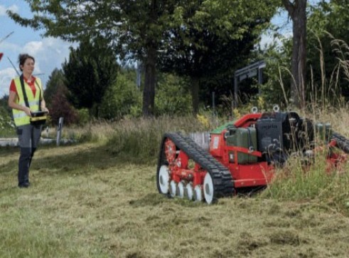 Agria 9600i Remote-Controlled Track Slope Mower 4