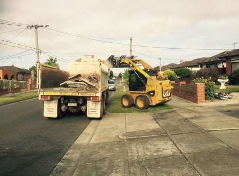 BOBCAT/TIPPER SERVICES 3