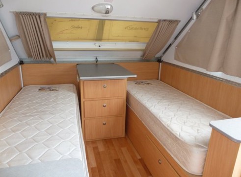 Caravan Accommodation 1-2 Person - Cruiser Camper 2