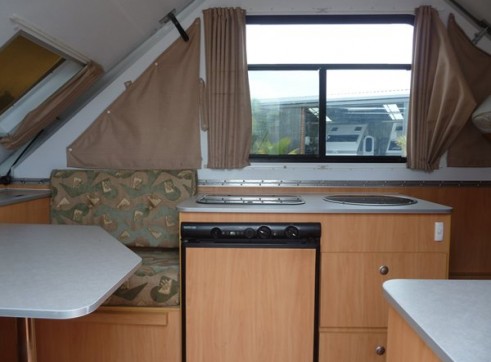 Caravan Accommodation 1-2 Person - Cruiseliner Camper 3