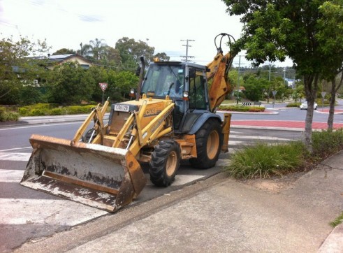 CASE 580SK BACKHOE LOADER 1