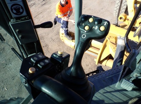 Cat 12m Grader - gps available 8