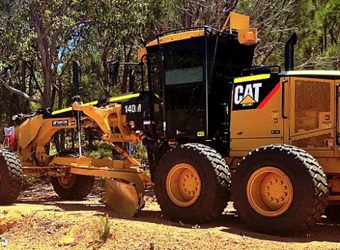 Cat 140M Graders 1